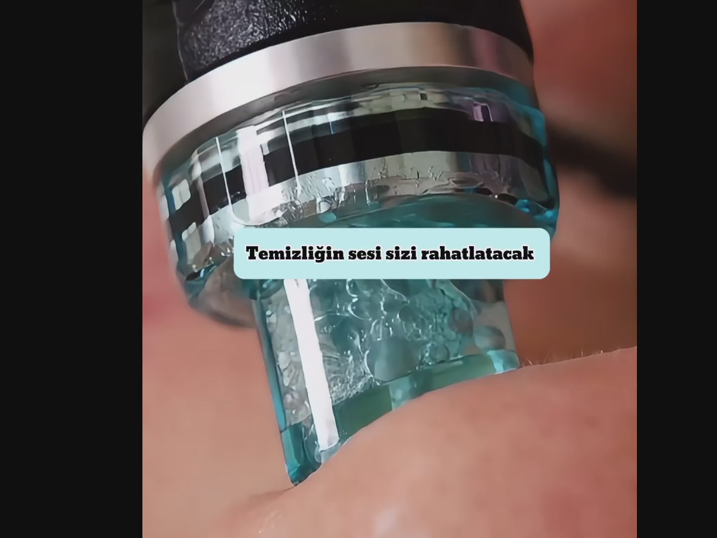 Videoyu yükle: Su veya kullanmış olduğunuz serumun vakum ile siyah nokta lekeler çekilirken gözenekleriniz içine sızdığını gezdiğiniz hissedeceksiniz.